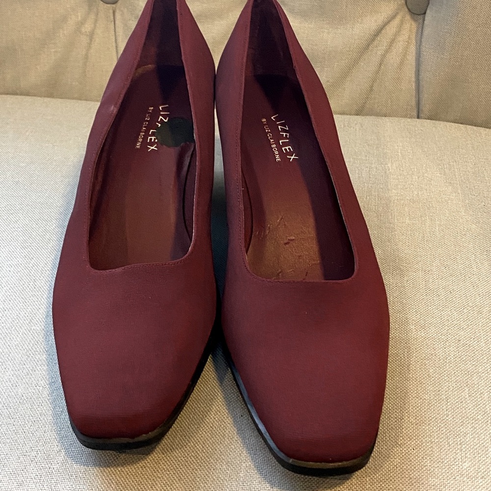 Liz Clairborne LizFlex Burgundy shoes